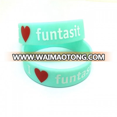 Bulk custom bracelet with  I love fontasit logo