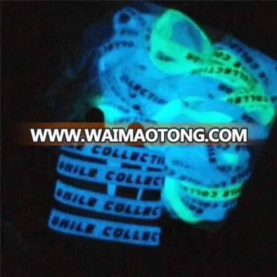 Custom Glowing the dark silicone wristband with blue light